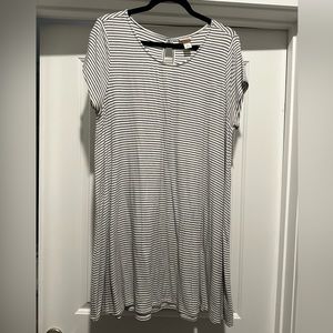 Lightweight black and white dress